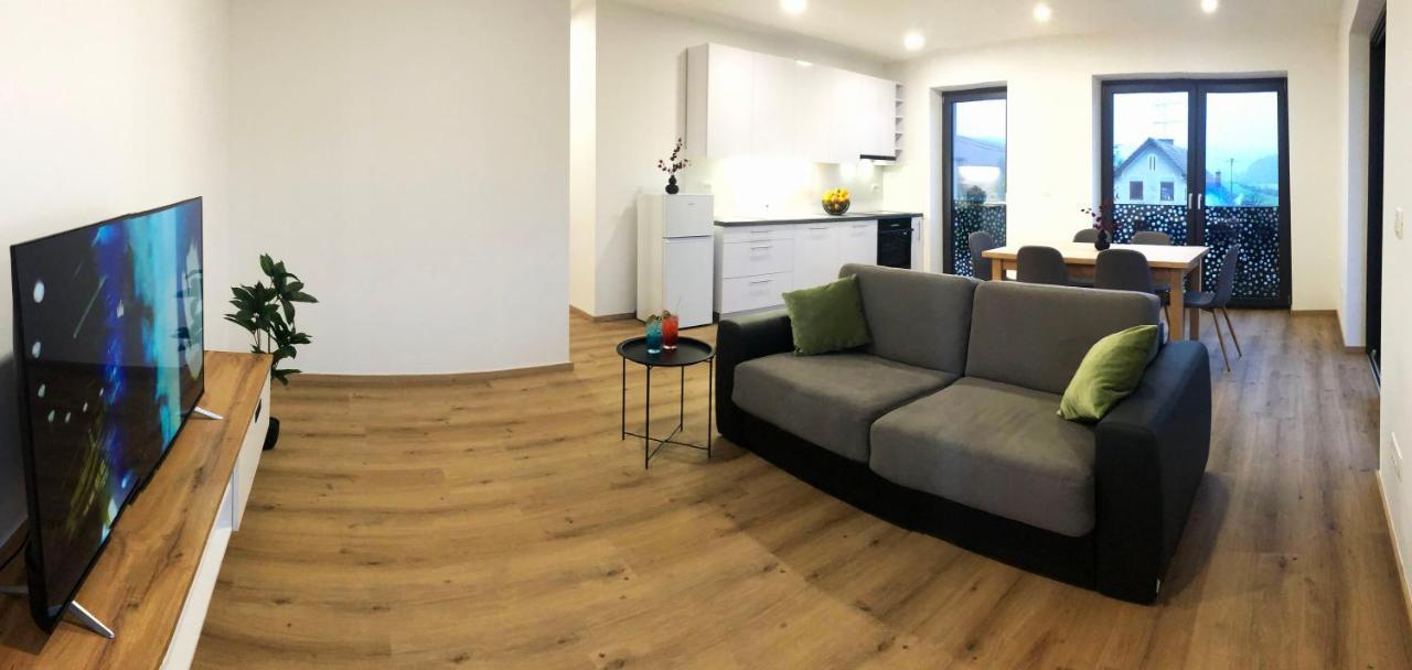 Apartment 5ka - Modern Comfort 5 Minutes From Highway